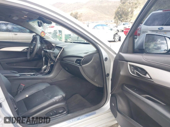 2018 Cadillac ATS Luxury RWD z VIN 1G6AB5RX6J0110860, wystawiony jako IAAI lot #41556662 z przebiegiem 63 886 mil mil oraz . Historia ofert i sprzedaży dostępna na DreamBid. Obrazek 5.