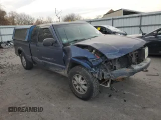 2002 GMC Sonoma SLS with VIN 1GTDT19W728239622, listed as a Copart auction lot 79419824 with 0 mi miles and Salvage Title. Bid and sale history available at carsss.com. Image 4.