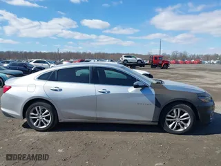 2018 Chevrolet Malibu LT with VIN 1G1ZD5ST2JF142177, listed as a IAAI auction lot 41639038 with 172,522 mi miles. Bid and sale history available at carsss.com. Image 13.