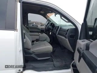 2019 Ford F-250 XL z VIN 1FT7X2B6XKEC89613, wystawiony jako IAAI lot #42256834 z przebiegiem 80 066 mil mil oraz . Historia ofert i sprzedaży dostępna na DreamBid. Obrazek 5.