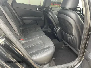 2017 Kia Optima EX z VIN KNAGU4LE7H5014734, wystawiony jako Copart lot #60936805 z przebiegiem 150 568 mil mil oraz Czysty tytuł • Clean title. Historia ofert i sprzedaży dostępna na DreamBid. Obrazek 6.
