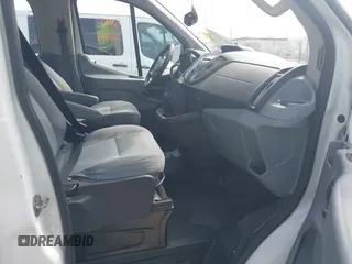 2019 Ford Transit Passenger XL z VIN 1FBZX2ZM2KKB65886, wystawiony jako IAAI lot #41911579 z przebiegiem 56 785 mil mil oraz . Historia ofert i sprzedaży dostępna na DreamBid. Obrazek 5.
