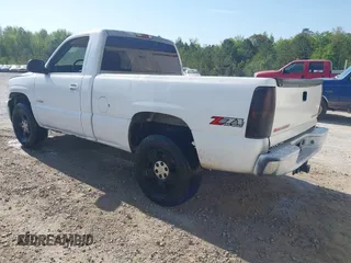 2002 Chevrolet Silverado 1500 LS with VIN 1GCEK14T92Z288688, listed as a IAAI auction lot 42051696 with 271,905 mi miles. Bid and sale history available at carsss.com. Image 3.