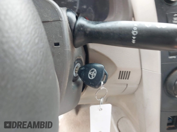 2010 Toyota Corolla z VIN 1NXBU4EE8AZ316180, wystawiony jako IAAI lot #41531730 z przebiegiem Nie podano mil oraz . Historia ofert i sprzedaży dostępna na DreamBid. Obrazek 11.