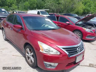 2015 Nissan Altima 2.5 with VIN 1N4AL3AP5FC434582, listed as a IAAI auction lot 42023732 with 180,576 mi miles. Bid and sale history available at carsss.com. Image 1.
