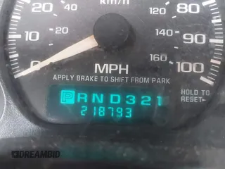 2002 Chevrolet Silverado 1500 LT with VIN 2GCEK19T321107487, listed as a IAAI auction lot 41977474 with 218,793 mi miles. Bid and sale history available at carsss.com. Image 15.