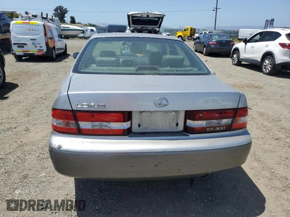 2000 Lexus ES 300 with VIN JT8BF28G3Y5084655, listed as a Copart auction lot 56600925 with 105,499 mi miles and Clean title. Bid and sale history available at DreamBid. Image 6.