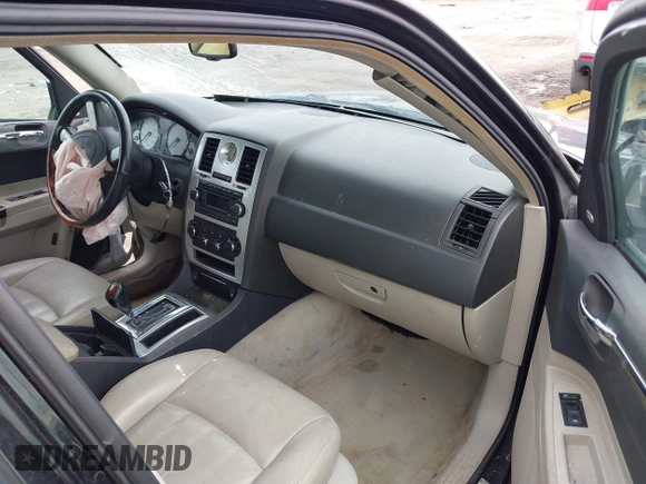 2006 Chrysler 300 C with VIN 2C3KA63H06H189591, listed as a IAAI auction lot 41810691 with 184,465 mi miles. Bid and sale history available at carsss.com. Image 5.