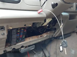 2000 Ford Excursion Limited с VIN 1FMNU43SXYEC17970, выставлен на аукционе IAAI как лот 42519209 с пробегом 244 739 миль миль и . История ставок и продаж доступна на DreamBid. Изображение 13.
