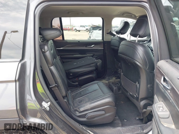 2023 Jeep Grand Cherokee Limited z VIN 1C4RJKBGXP8702638, wystawiony jako IAAI lot #42267224 z przebiegiem 26 372 mil mil oraz . Historia ofert i sprzedaży dostępna na DreamBid. Obrazek 8.