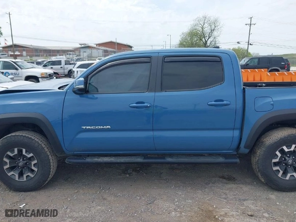 2019 Toyota Tacoma 4WD SR with VIN 3TMCZ5AN0KM260201, listed as a IAAI auction lot 42017048 with 49,216 mi miles. Bid and sale history available at carsss.com. Image 15.