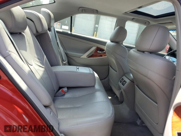 2011 Toyota Camry LE z VIN 4T4BF3EK9BR141844, wystawiony jako Copart lot #60490655 z przebiegiem 180 131 mil mil oraz Szkoda całkowita • Salvage title. Historia ofert i sprzedaży dostępna na DreamBid. Obrazek 10.