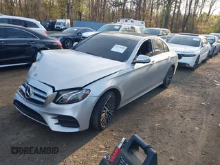 2019 Mercedes-Benz E 300 with VIN WDDZF4KB0KA588433, listed as a IAAI auction lot 42078946 with 68,552 mi miles and . Bid and sale history available at DreamBid. Image 17.