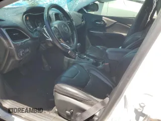 2019 Jeep Cherokee Latitude Plus с VIN 1C4PJLLB8KD382154, выставлен на аукционе Copart как лот 57723185 с пробегом 89 329 миль миль и Списание • Salvage title. История ставок и продаж доступна на DreamBid. Изображение 7.
