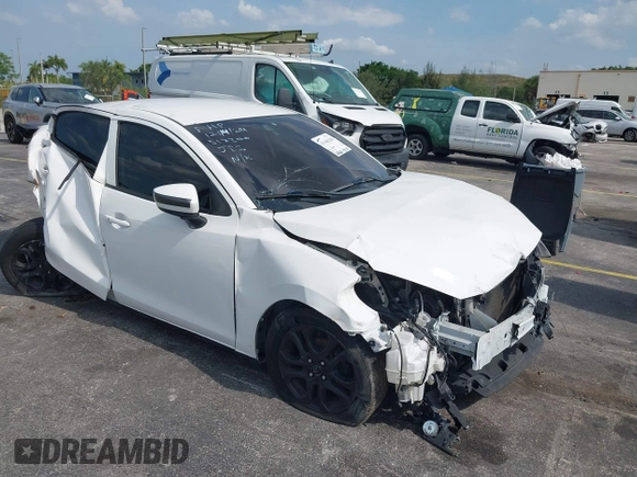 2019 Toyota Yaris L z VIN 3MYDLBYV0KY517300, wystawiony jako IAAI lot #41446298 z przebiegiem 144 666 mil mil oraz . Historia ofert i sprzedaży dostępna na DreamBid. Obrazek 1.