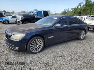 2011 BMW 7 Series 750Li z VIN WBAKB8C58BCY64737, wystawiony jako Copart lot #55503755 z przebiegiem 97 687 mil mil oraz Czysty tytuł • Clean title. Historia ofert i sprzedaży dostępna na DreamBid. Obrazek 1.