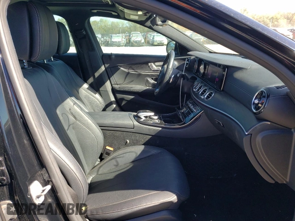 2017 Mercedes-Benz E-Class E 300 Luxury with VIN WDDZF4KB8HA217139, listed as a Copart auction lot 63690822 with 41,399 mi miles. Bid and sale history available at carsss.com. Image 5.