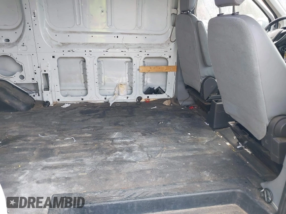 2015 Ford Transit Cargo z VIN 1FTNR1YM6FKB00237, wystawiony jako IAAI lot #41881887 z przebiegiem 97 274 mil mil oraz . Historia ofert i sprzedaży dostępna na DreamBid. Obrazek 8.