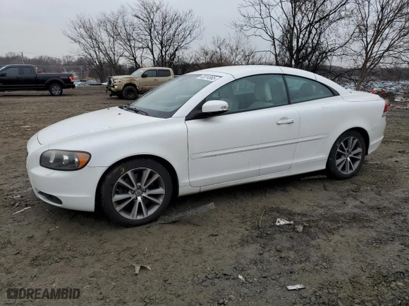 2010 Volvo C70 with VIN YV1672MC4AJ091740, listed as a Copart auction lot 42614965 with 156,145 mi miles and Salvage Title. Bid and sale history available at carsss.com. Image 1.