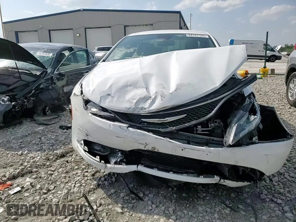 2015 Chrysler 200 S z VIN 1C3CCCBG1FN557242, wystawiony jako Copart lot #54767335 z przebiegiem 62 946 mil mil oraz Szkoda całkowita • Salvage title. Historia ofert i sprzedaży dostępna na DreamBid. Obrazek 13.