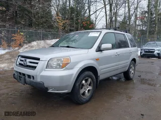 2008 Honda Pilot SE with VIN 5FNYF18388B050762, listed as a IAAI auction lot 41735234 with 184,245 mi miles. Bid and sale history available at carsss.com. Image 2.
