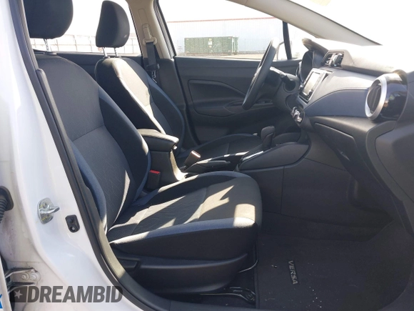 2024 Nissan Versa SV z VIN 3N1CN8EV9RL848415, wystawiony jako IAAI lot #42069381 z przebiegiem 36 904 mil mil oraz . Historia ofert i sprzedaży dostępna na DreamBid. Obrazek 5.