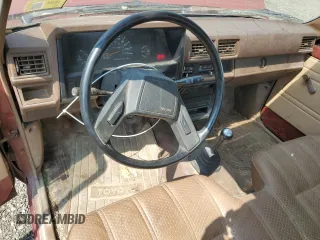 1986 Toyota Pickup с VIN JT4RN55R2G0227195, выставлен на аукционе Copart как лот 60195645 с пробегом 88 825 миль миль и Чистый • Clean title. История ставок и продаж доступна на DreamBid. Изображение 8.
