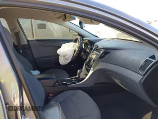 2013 Hyundai Sonata GLS z VIN 5NPEB4AC1DH582330, wystawiony jako IAAI lot #41400453 z przebiegiem Nie podano mil oraz . Historia ofert i sprzedaży dostępna na DreamBid. Obrazek 5.