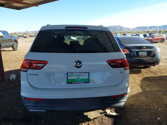 2018 Volkswagen Tiguan S with VIN 3VV1B7AX3JM091025, listed as a IAAI auction lot 41395912 with 58,840 mi miles. Bid and sale history available at carsss.com. Image 16.
