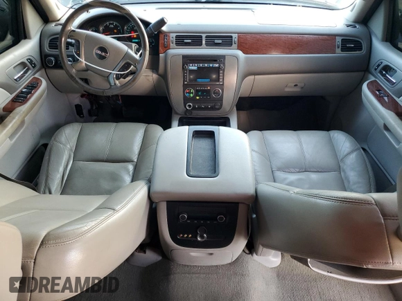2008 GMC Sierra 3500HD SRW SLT z VIN 1GTHK33618F176644, wystawiony jako Copart lot #73640434 z przebiegiem 248 244 mil mil oraz Szkody całkowita. Historia ofert i sprzedaży dostępna na DreamBid. Obrazek 8.