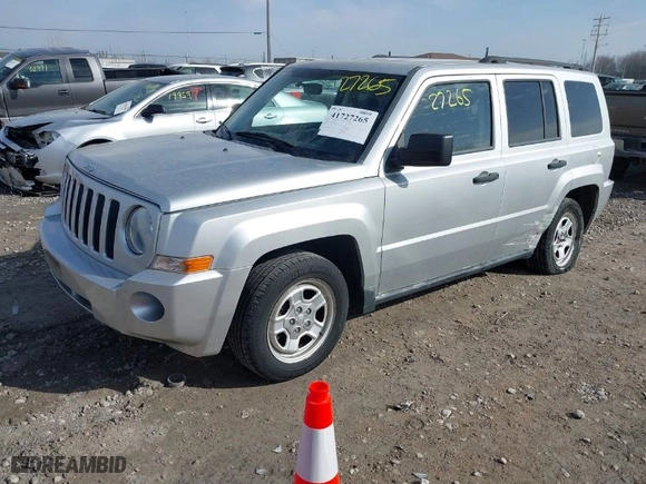 2009 Jeep Patriot Sport with VIN 1J4FT28B39D158917, listed as a IAAI auction lot 41727265 with 59,684 mi miles. Bid and sale history available at carsss.com. Image 2.