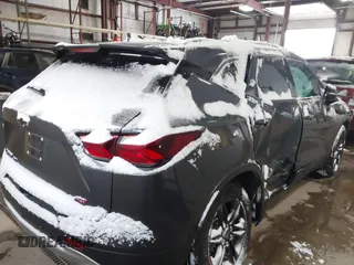 2021 Chevrolet Blazer LT z VIN 3GNKBHRS6MS542750, wystawiony jako IAAI lot #41573261 z przebiegiem 45 146 mil mil oraz . Historia ofert i sprzedaży dostępna na DreamBid. Obrazek 4.