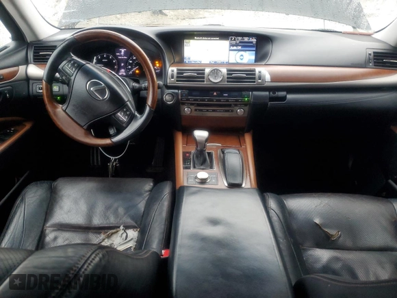 2013 Lexus LS 460 z VIN JTHCL5EF4D5018541, wystawiony jako Copart lot #87919255 z przebiegiem 127 441 mil mil oraz Szkoda całkowita • Salvage title. Historia ofert i sprzedaży dostępna na DreamBid. Obrazek 8.