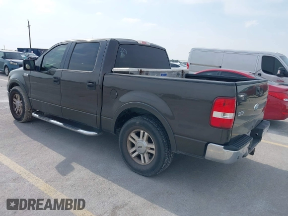 2006 Ford F-150 XLT with VIN 1FTPW12536KB75576, listed as a IAAI auction lot 42136498 with 165,337 mi miles. Bid and sale history available at carsss.com. Image 3.