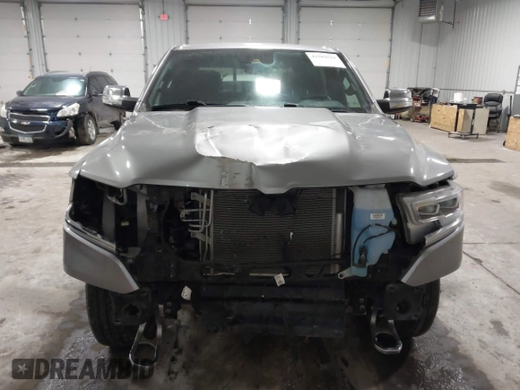 2020 Ram 1500 Limited with VIN 1C6SRFHT9LN119146, listed as a IAAI auction lot 41582521 with 115,886 mi miles. Bid and sale history available at carsss.com. Image 13.