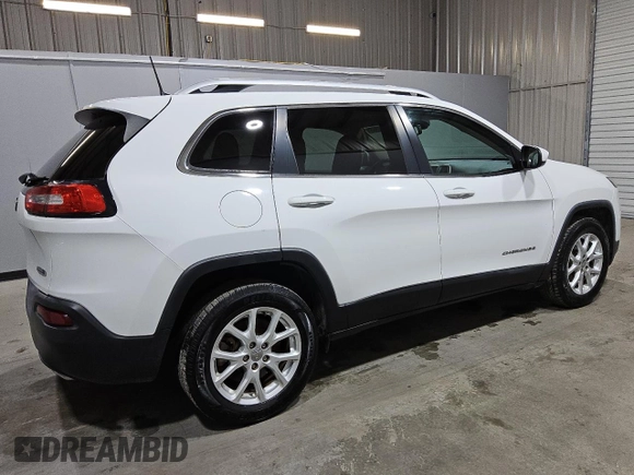 2016 Jeep Cherokee Latitude with VIN 1C4PJMCS2GW328057, listed as a Copart auction lot 51416355 with 117,740 mi miles and Clean Title. Bid and sale history available at carsss.com. Image 3.