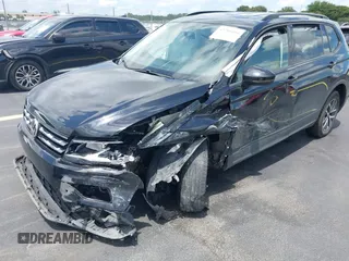 2021 Volkswagen Tiguan S z VIN 3VV1B7AX7MM116609, wystawiony jako IAAI lot #42206016 z przebiegiem 47 049 mil mil oraz . Historia ofert i sprzedaży dostępna na DreamBid. Obrazek 6.