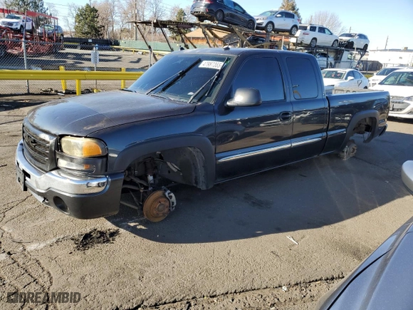 2004 GMC Sierra 1500 SLT with VIN 1GTEK19T44E393660, listed as a Copart auction lot 47987365 with 215,828 mi miles and Clean Title. Bid and sale history available at carsss.com. Image 1.