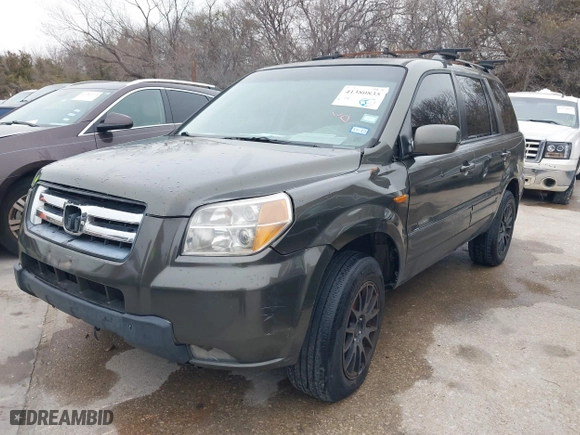 2006 Honda Pilot EX-L with VIN 5FNYF28556B010384, listed as a IAAI auction lot 41380835 with 233,359 mi miles. Bid and sale history available at carsss.com. Image 2.