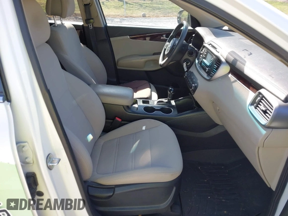 2016 Kia Sorento LX with VIN 5XYPG4A3XGG031027, listed as a IAAI auction lot 41890786 with 222,258 mi miles. Bid and sale history available at carsss.com. Image 5.