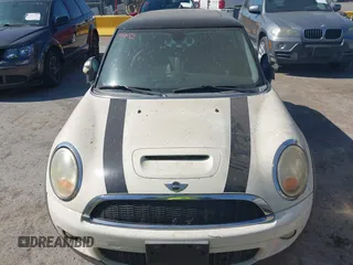 2007 MINI Hardtop S с VIN WMWMF73537TL92266, выставлен на аукционе IAAI как лот 42532567 с пробегом 161 717 миль миль и . История ставок и продаж доступна на DreamBid. Изображение 6.