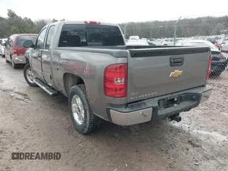 2012 Chevrolet Silverado 1500 LT with VIN 1GCRKSE76CZ228698, listed as a IAAI auction lot 42092011 with 184,322 mi miles. Bid and sale history available at carsss.com. Image 3.