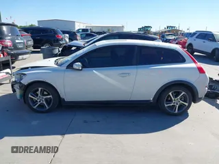 2013 Volvo C30 T5 with VIN YV1672MK1D2309378, listed as a IAAI auction lot 41836950 with 88,590 mi miles and . Bid and sale history available at DreamBid. Image 15.
