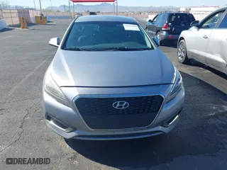2017 Hyundai Sonata Hybrid SE with VIN KMHE24L11HA045879, listed as a IAAI auction lot 41841807 with 220,755 mi miles. Bid and sale history available at carsss.com. Image 6.