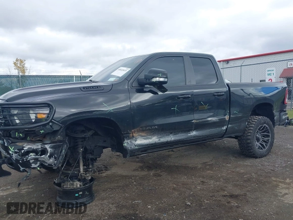 2022 Ram 1500 Big Horn z VIN 1C6SRFBT2NN206382, wystawiony jako IAAI lot #40603033 z przebiegiem 40 881 mil mil oraz . Historia ofert i sprzedaży dostępna na DreamBid. Obrazek 6.