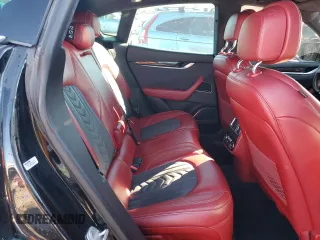 2017 Maserati Levante S z VIN ZN661YUL9HX199934, wystawiony jako Copart lot #83960574 z przebiegiem 75 078 mil mil oraz Szkoda całkowita • Salvage title. Historia ofert i sprzedaży dostępna na DreamBid. Obrazek 11.
