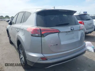 2018 Toyota RAV4 XLE z VIN 2T3WFREV5JW466294, wystawiony jako IAAI lot #41841436 z przebiegiem 132 150 mil mil oraz . Historia ofert i sprzedaży dostępna na DreamBid. Obrazek 3.
