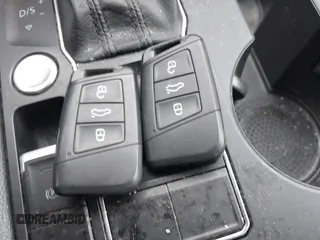 2018 Volkswagen Atlas SE с VIN 1V2CR2CA8JC566036, выставлен на аукционе IAAI как лот 42122613 с пробегом 89 691 миль миль и . История ставок и продаж доступна на DreamBid. Изображение 11.
