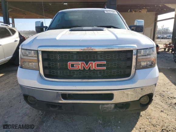 2011 GMC Sierra 2500HD SLT with VIN 1GT121C86BF128555, listed as a Copart auction lot 46121585 with 343,675 mi miles and Salvage Title. Bid and sale history available at carsss.com. Image 5.