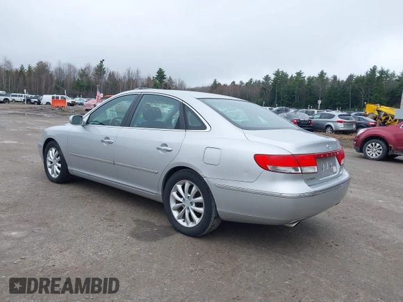 2006 Hyundai Azera SE z VIN KMHFC46F46A077702, wystawiony jako IAAI lot #42088782 z przebiegiem 103 033 mil mil oraz . Historia ofert i sprzedaży dostępna na DreamBid. Obrazek 3.